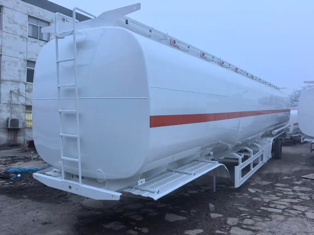 Gebruikte oplegger met brandstoftank